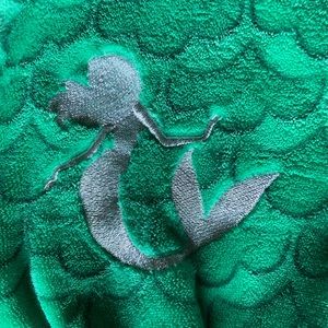 XL Little Mermaid robe
